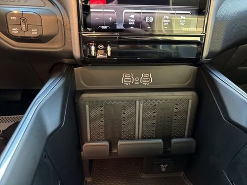 Used 2025 RAM 3500 Laramie image 48