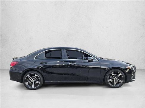 Used 2022 Mercedes-Benz A 220 image 2