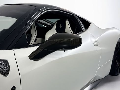 Used 2010 Ferrari 458 Italia Coupe RWD image 37