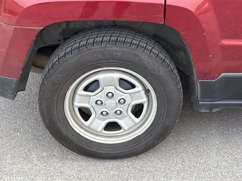 Used 2016 Jeep Patriot Sport w/ Power Value Group image 9