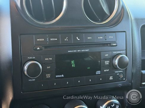 Used 2017 Jeep Patriot Latitude AWD/4WD image 26