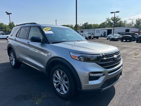 Certified 2024 Ford Explorer XLT w/ Equipment Group 202A AWD/4WD image 24