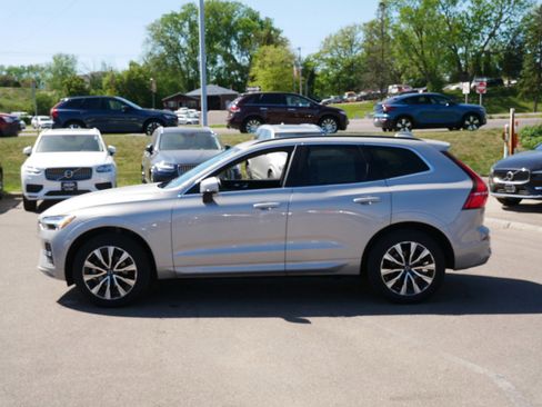 Used 2023 Volvo XC60 B5 Core w/ Climate Package AWD/4WD image 4