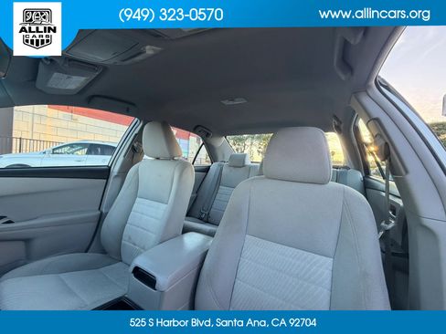 Used 2015 Toyota Camry LE FWD image 13