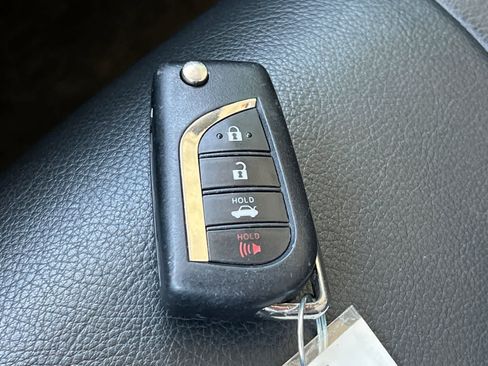 Used 2019 Toyota Camry SE FWD image 26