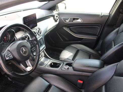 Used 2019 Mercedes-Benz GLA 250 4MATIC image 18