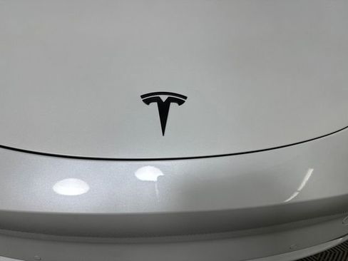 Used 2021 Tesla Model Y Performance image 9