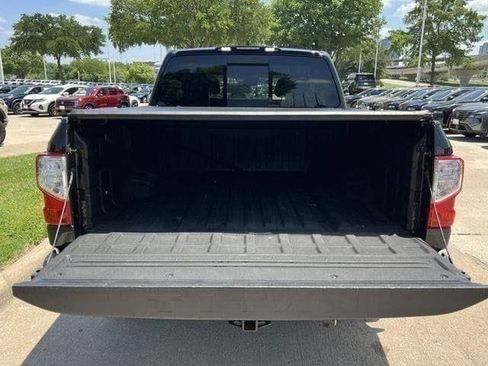 Used 2024 Nissan Titan SV AWD/4WD image 25