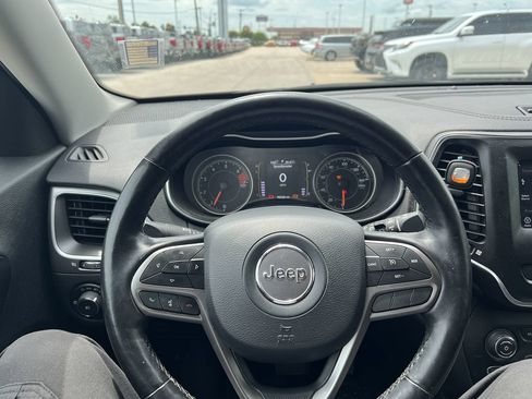Used 2021 Jeep Cherokee Latitude Plus w/ Sun & Sound Group AWD/4WD image 21