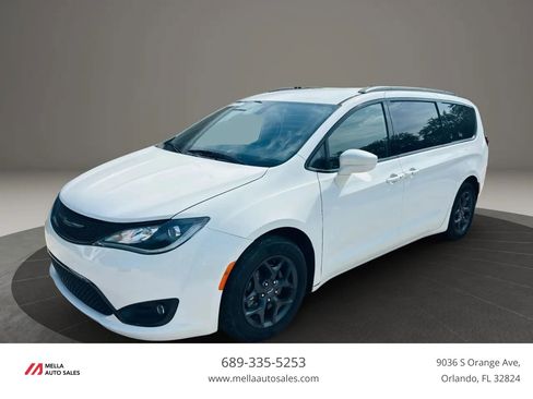 Used 2019 Chrysler Pacifica Touring-L Plus w/ S Appearance Package FWD image 1
