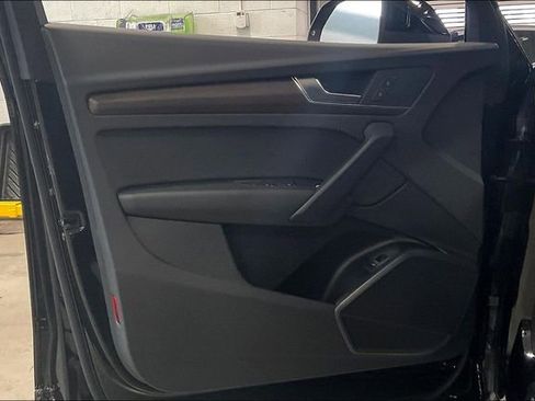 Certified 2025 Audi Q5 2.0T Premium image 23