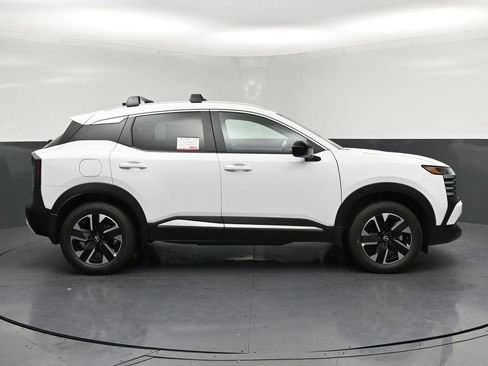 New 2026 Nissan Kicks SV w/ Cold Weather Package AWD/4WD image 17