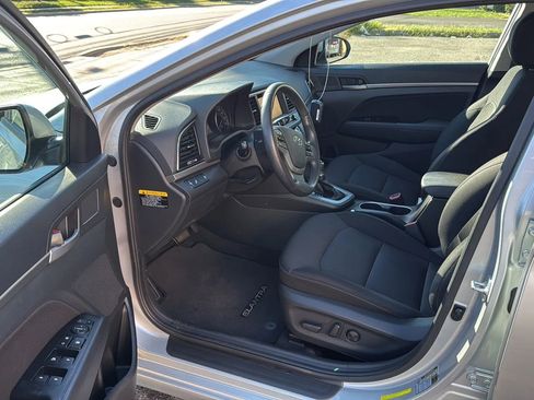 Used 2017 Hyundai Elantra Value Edition image 23