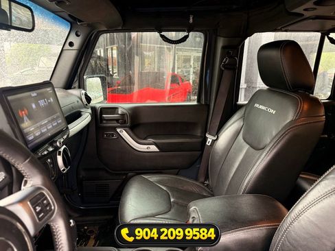 Used 2015 Jeep Wrangler Unlimited Sahara w/ Connectivity Group AWD/4WD image 16