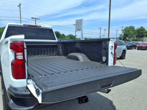 Used 2024 Chevrolet Silverado 2500 Custom w/ Custom Convenience Package AWD/4WD image 17