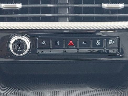 Certified 2026 Ford Explorer Active w/ Active Comfort Package image 30