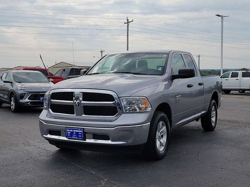 Used 2024 RAM 1500 Classic SLT AWD/4WD image 2