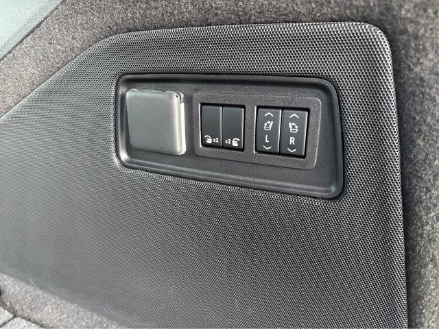 Used 2023 Cadillac Escalade Premium Luxury Platinum AWD/4WD image 31