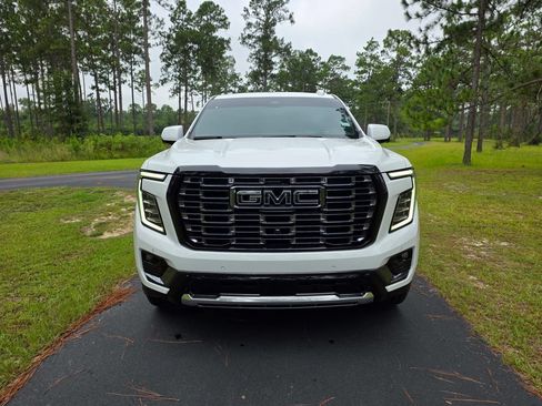 New 2026 GMC Yukon Denali Ultimate w/ LPO, Floor Liner Package AWD/4WD image 8