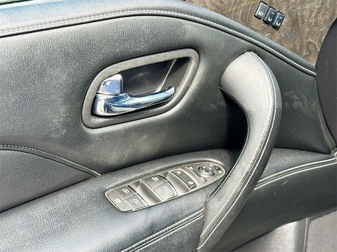 Used 2021 INFINITI QX80 Luxe image 19