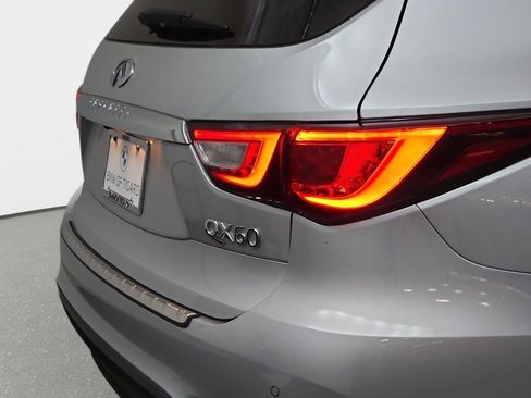 Used 2017 INFINITI QX60 Luxe w/ Premium Plus Package AWD/4WD image 37