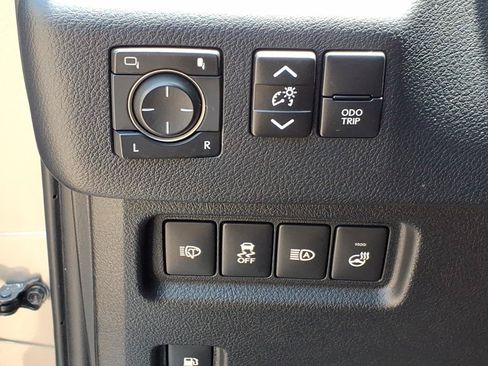 Certified 2023 Lexus GX 460 Premium w/ Premium Package AWD/4WD image 8