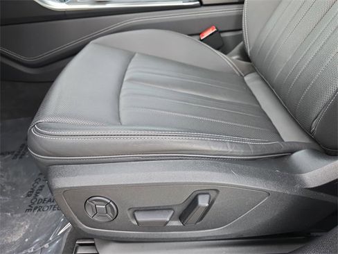 Used 2025 Audi A6 Premium Plus w/ Premium Plus Package image 32