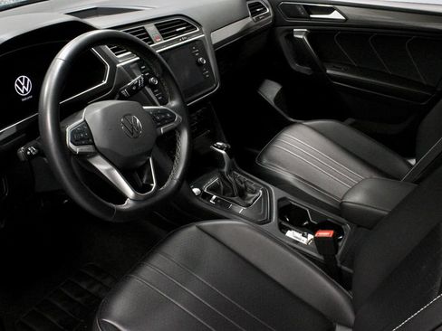 Used 2024 Volkswagen Tiguan SE FWD image 23