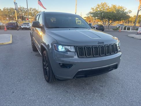 Used 2021 Jeep Grand Cherokee Laredo X image 1