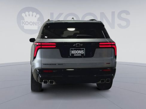 Used 2024 Chevrolet Traverse RS w/ LPO, Floor Liner Package image 10
