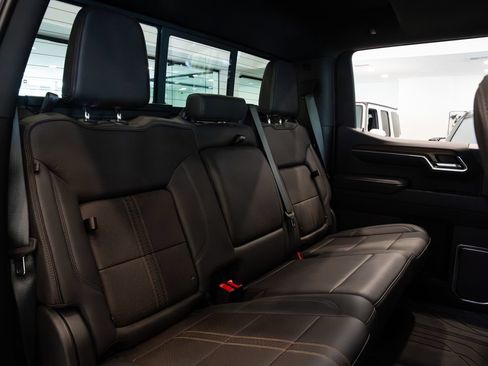 Used 2023 Chevrolet Silverado 1500 High Country w/ High Country Premium Package AWD/4WD image 23