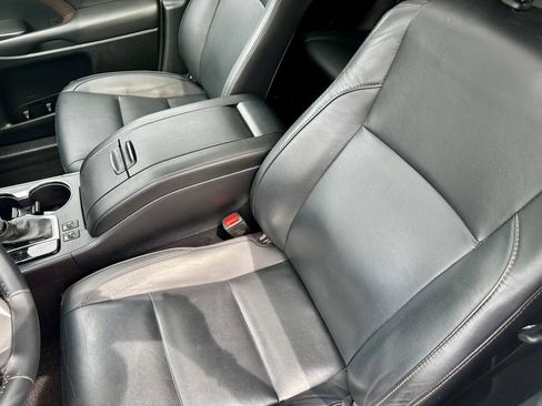 Used 2015 Toyota Highlander XLE AWD/4WD image 20