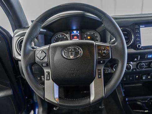 Used 2022 Toyota Tacoma TRD Off-Road w/ Technology Package AWD/4WD image 24