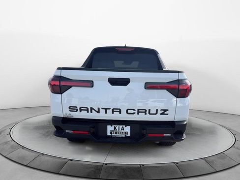 Used 2025 Hyundai Santa Cruz SEL FWD image 4