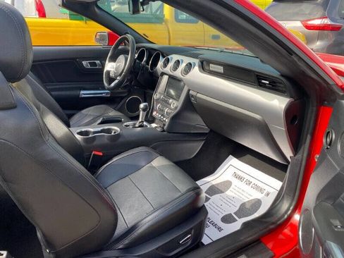 Used 2019 Ford Mustang Premium image 7