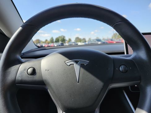 Used 2019 Tesla Model 3 Standard Range Plus image 20