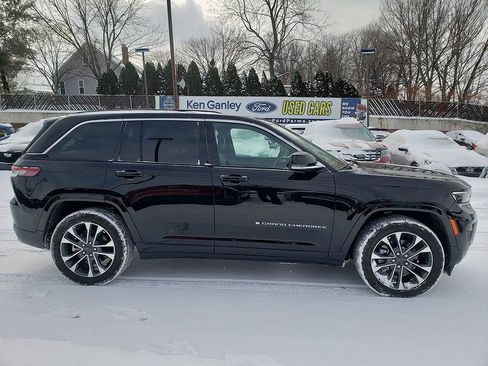 Used 2024 Jeep Grand Cherokee Overland w/ Luxury Tech Group IV image 8