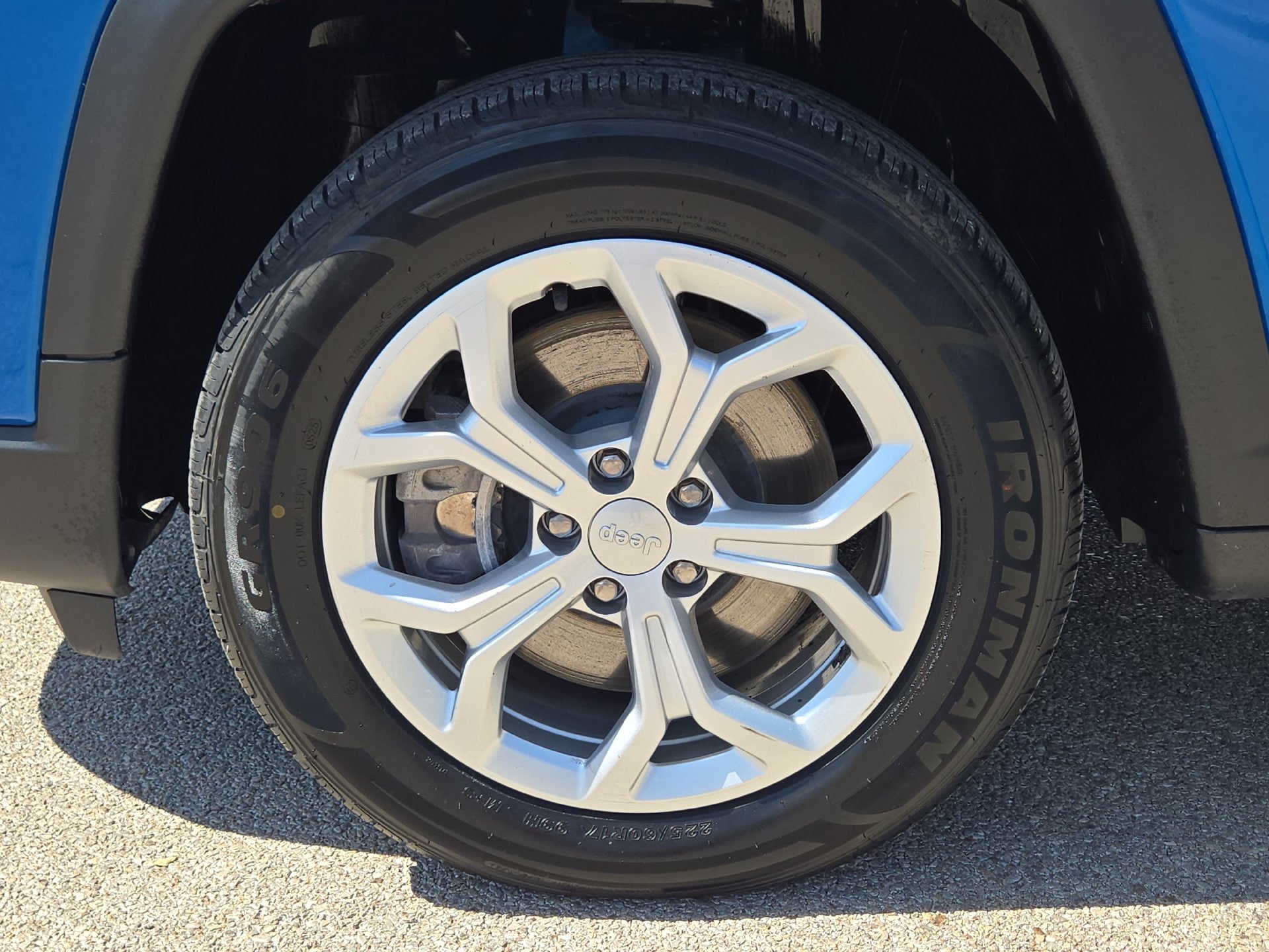 Used 2024 Jeep Compass Latitude AWD/4WD image 11