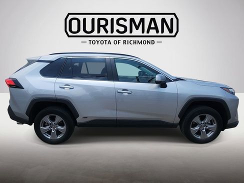Used 2022 Toyota RAV4 XLE w/ Convenience Package AWD/4WD image 8