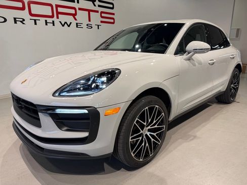 Used 2024 Porsche Macan AWD/4WD image 2