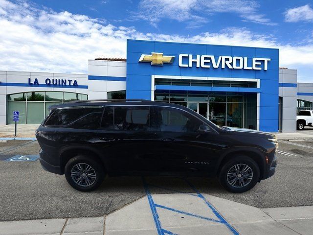 Used 2027 Chevrolet Traverse LT w/ Driver Confidence Package FWD image 9