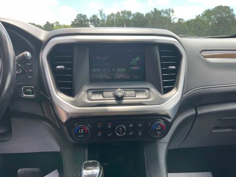 Used 2019 GMC Acadia SLE FWD image 16