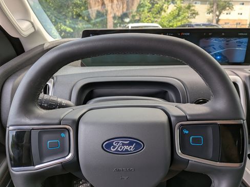 Used 2025 Ford Expedition Max Active AWD/4WD image 26