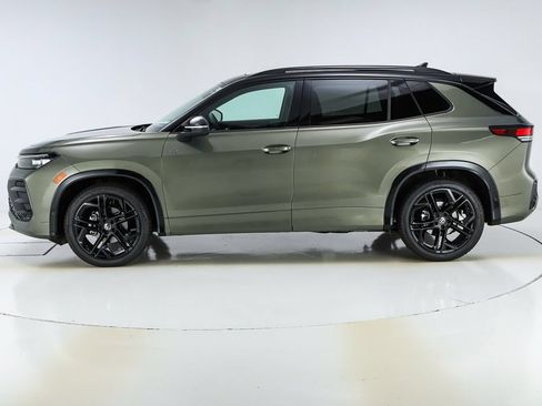 New 2026 Volkswagen Tiguan SE R-Line FWD image 2