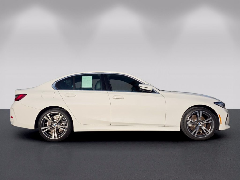 Certified 2024 BMW 330i Sedan w/ Convenience Package RWD image 3