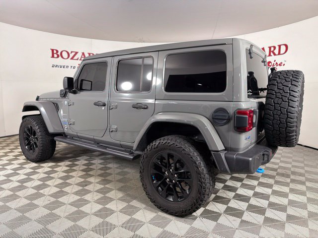 Used 2022 Jeep Wrangler Unlimited Sahara w/ Cold Weather Group AWD/4WD image 8