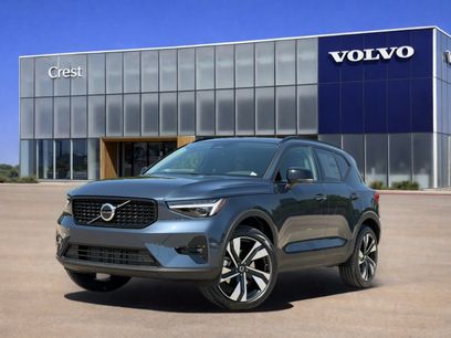 New 2026 Volvo XC40 B5 Plus w/ Climate Package