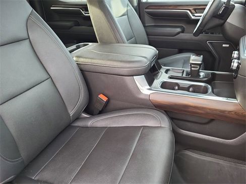 Used 2023 GMC Sierra 1500 SLT w/ SLT Premium Package image 18