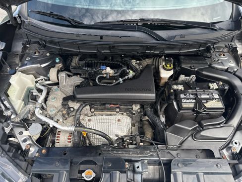Used 2017 Nissan Rogue SV AWD/4WD image 16