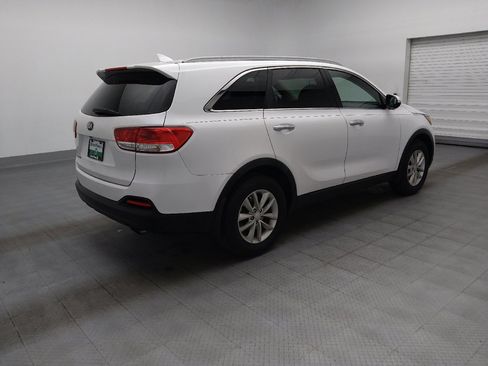 Used 2018 Kia Sorento FWD image 10